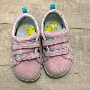 Ten Little Canvas Sneakers in Light Pink - Size 9
